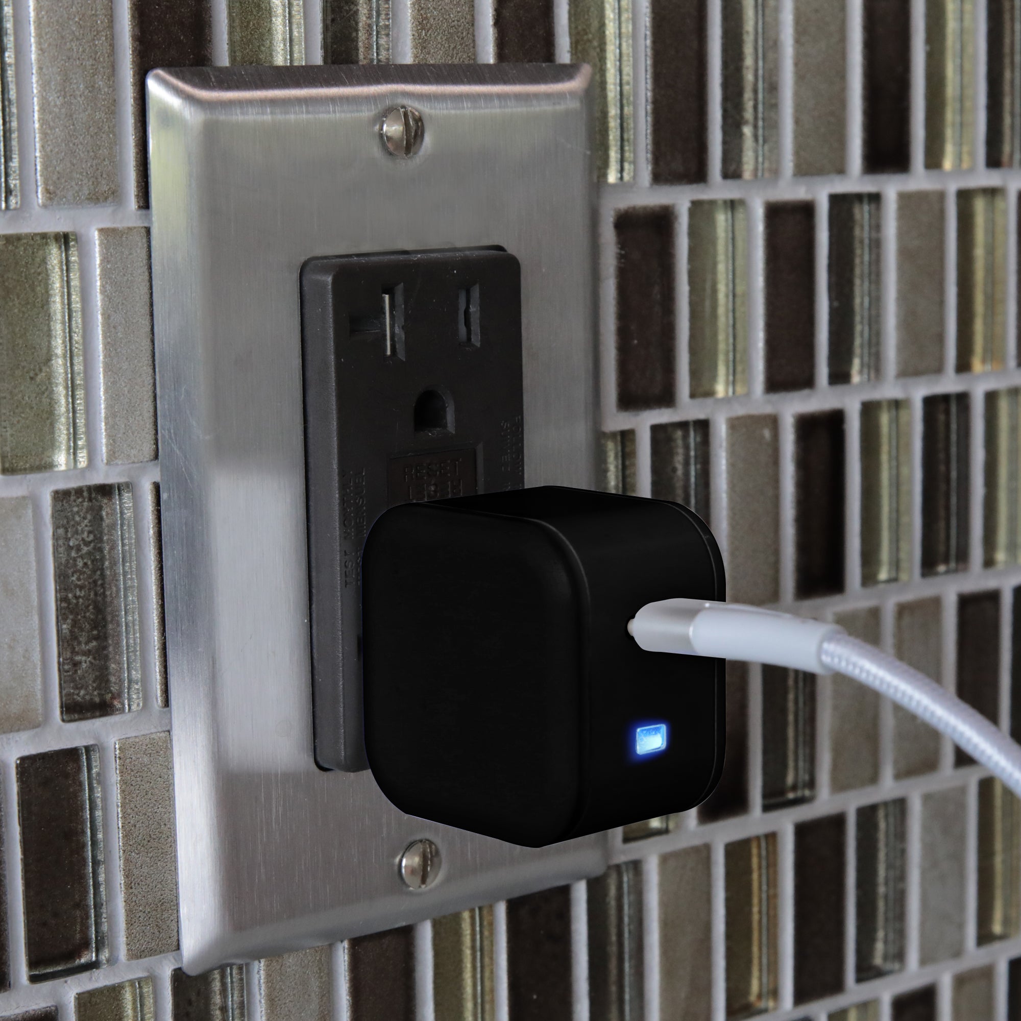 20W Type-C 3.0 PD Fast Charger, Works with Compatible Devices, LED Power Indicator
